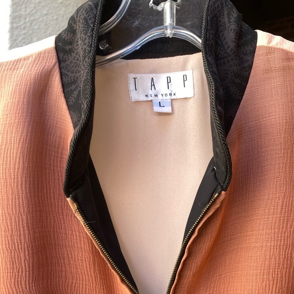 Tapp New York Ombre Vest - Picture 2 of 6